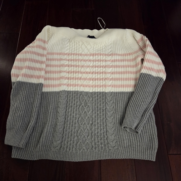 Tommy Hilfiger Cream and Gray Striped Sweater - Picture 8 of 9